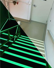 BOX OF 5- JOHNSONITE RUBBER FLOOR STAIR TREAD RISER SAFE-T FIRST LUMINOUS 4′ 48″